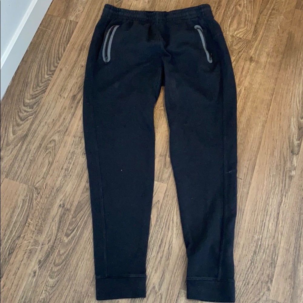 Men’s fitted joggers
